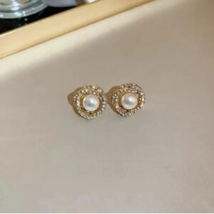 Pearl Stud